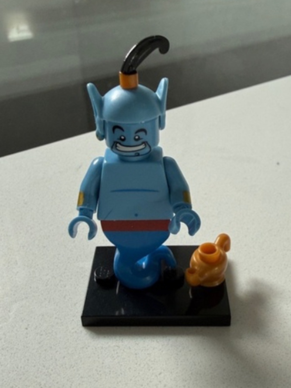 LEGO Disney Series Genie and Magic Lamp Collectible Minifigure (71012)